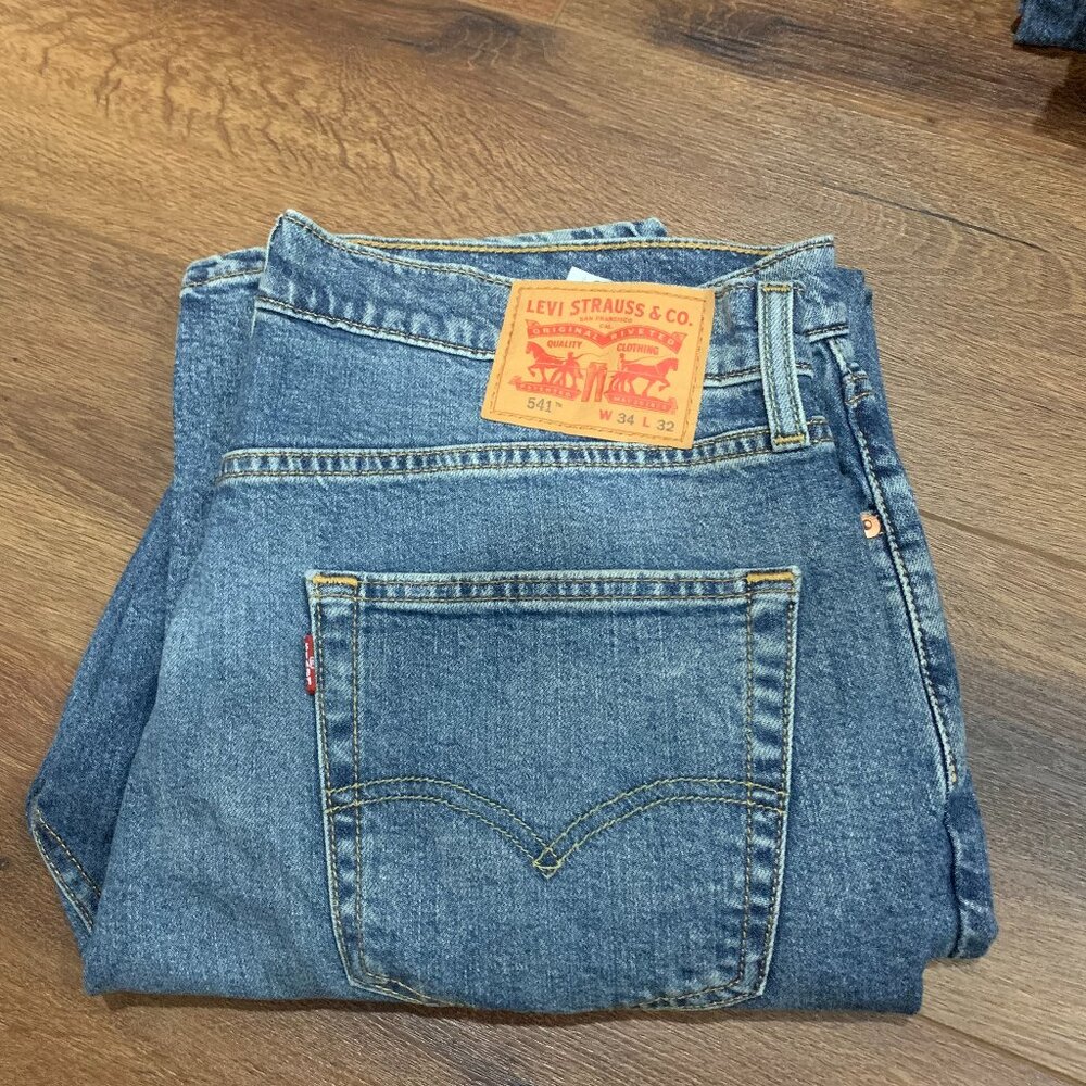 Levi Blue 541 Jeans  34x32